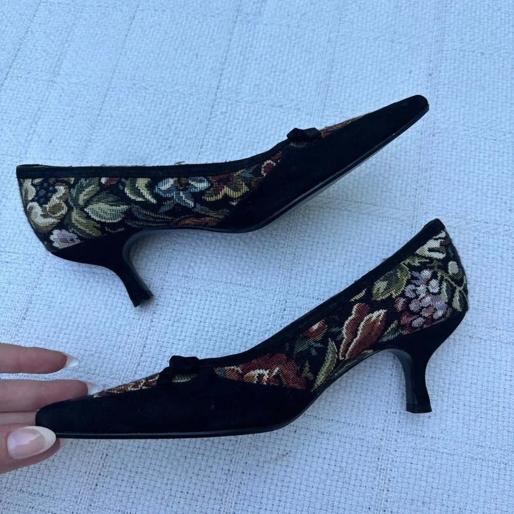 Women's 6 Vintage Karen Scott Black Tapestry Floral Square Toe Kitten Heels